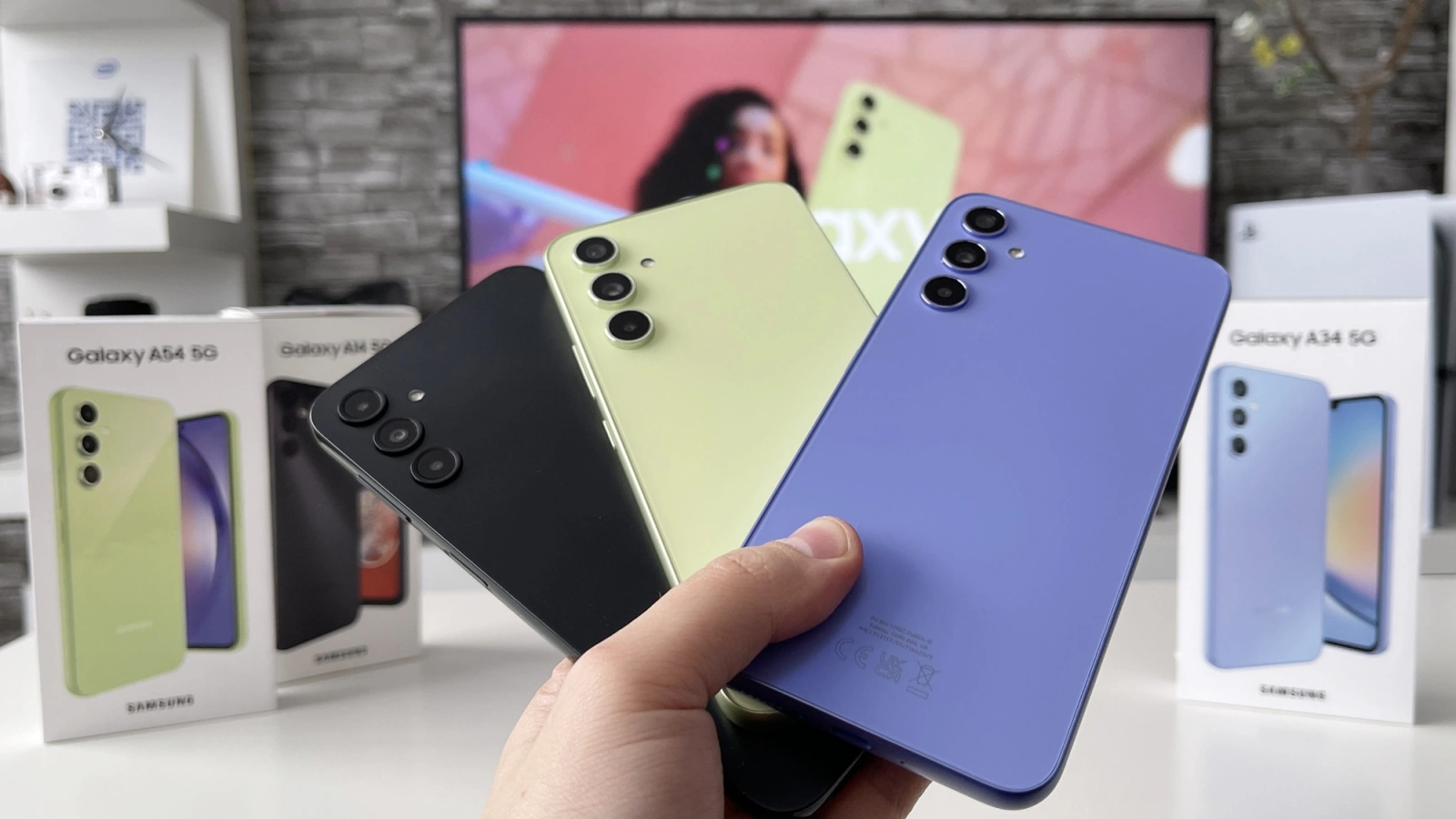 Scoatem din cutie tripleta Galaxy A din 2023: Galaxy A54 5G, A34 5G şi A14 5G; Care e modelul meu preferat? (Unboxing)