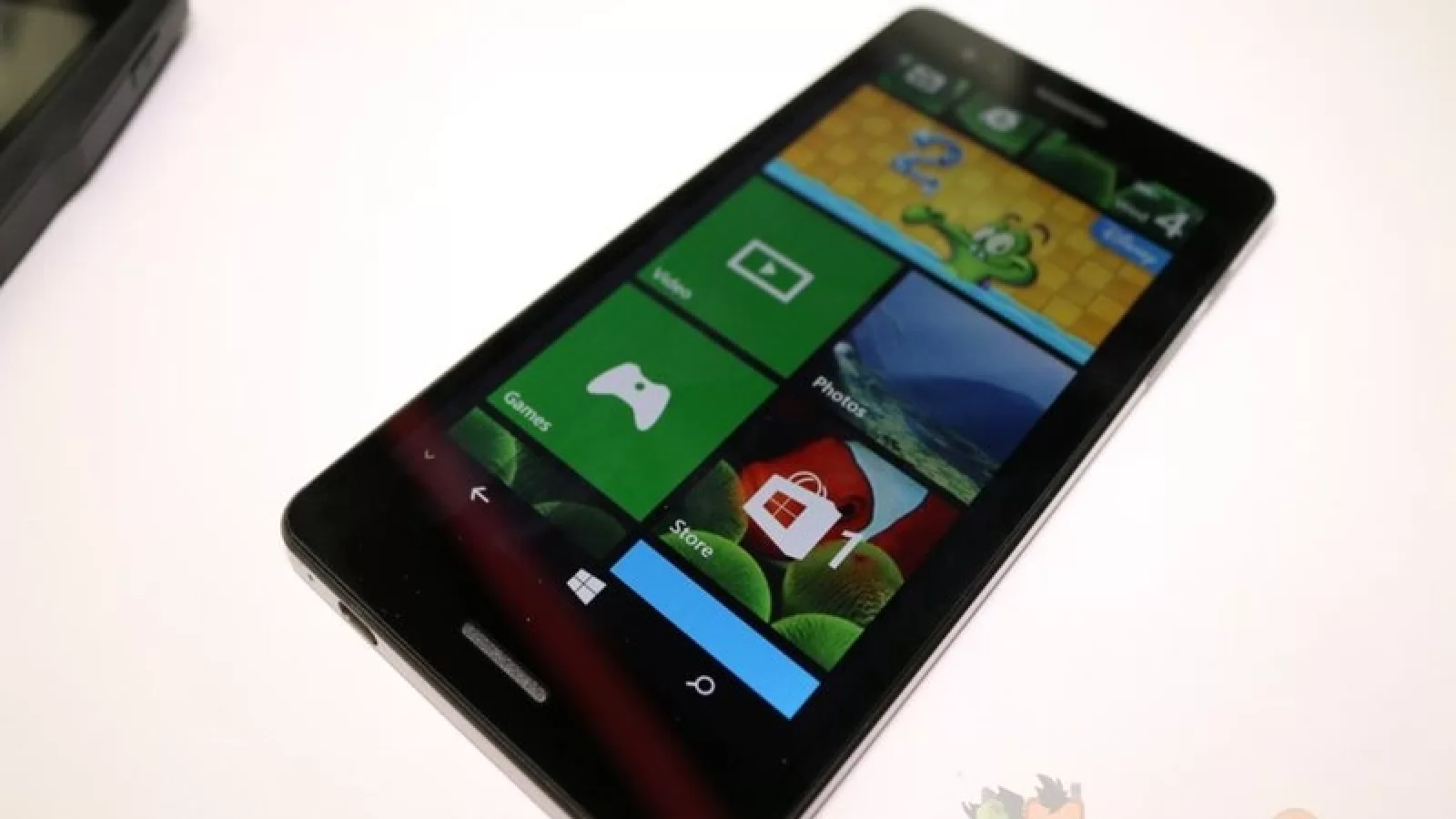 Cel mai mare phablet Windows Phone lansat În cadrul Computex 2014; acesta se numește Wistron Tiger și vine cu un display Full HD de 6.45 inch (Video)