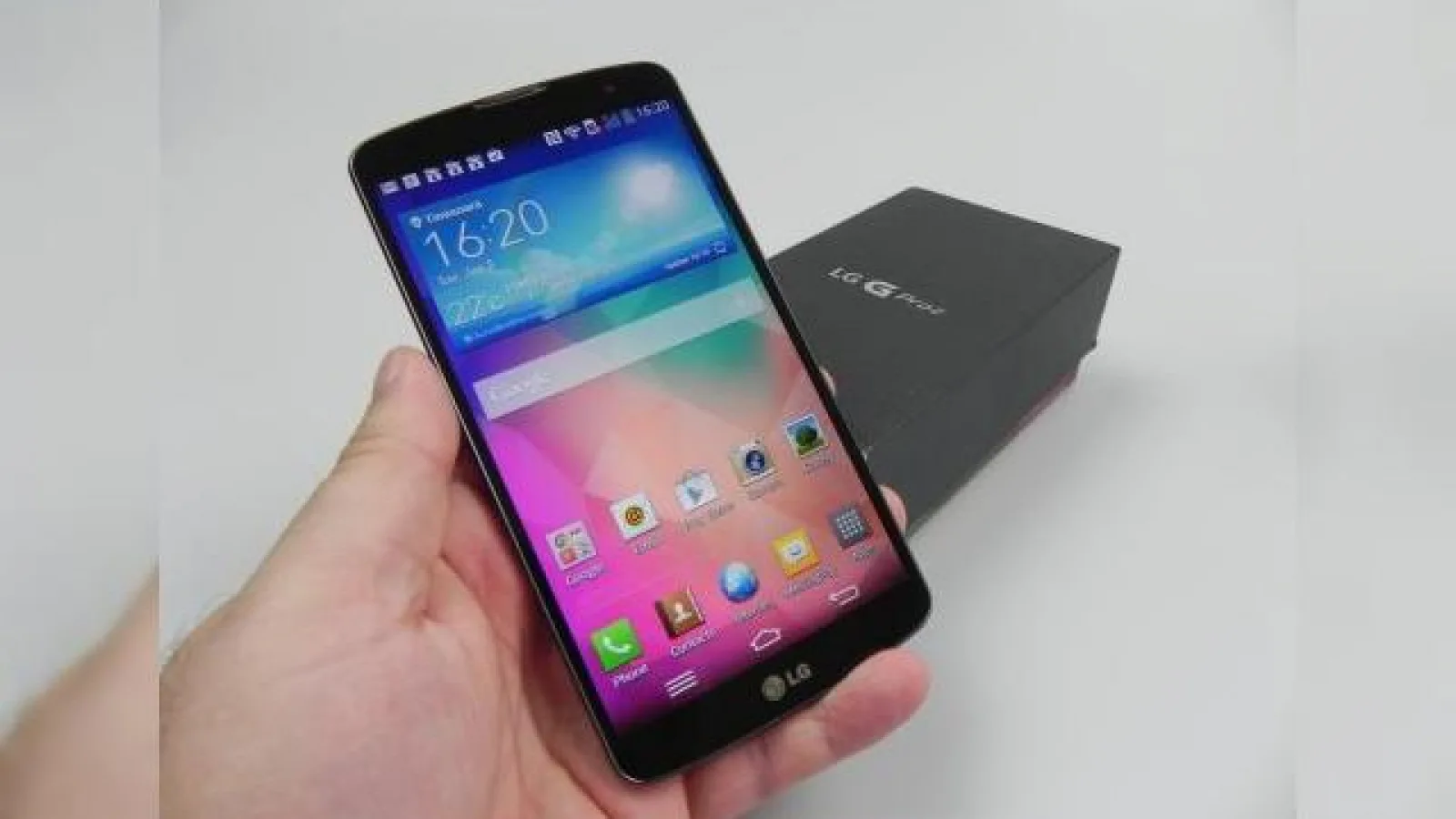 LG G Pro 2 unboxing: phablet Înrudit cu LG G Flex, cu hardware capabil și o fațadă cu "sclipici" (Video)