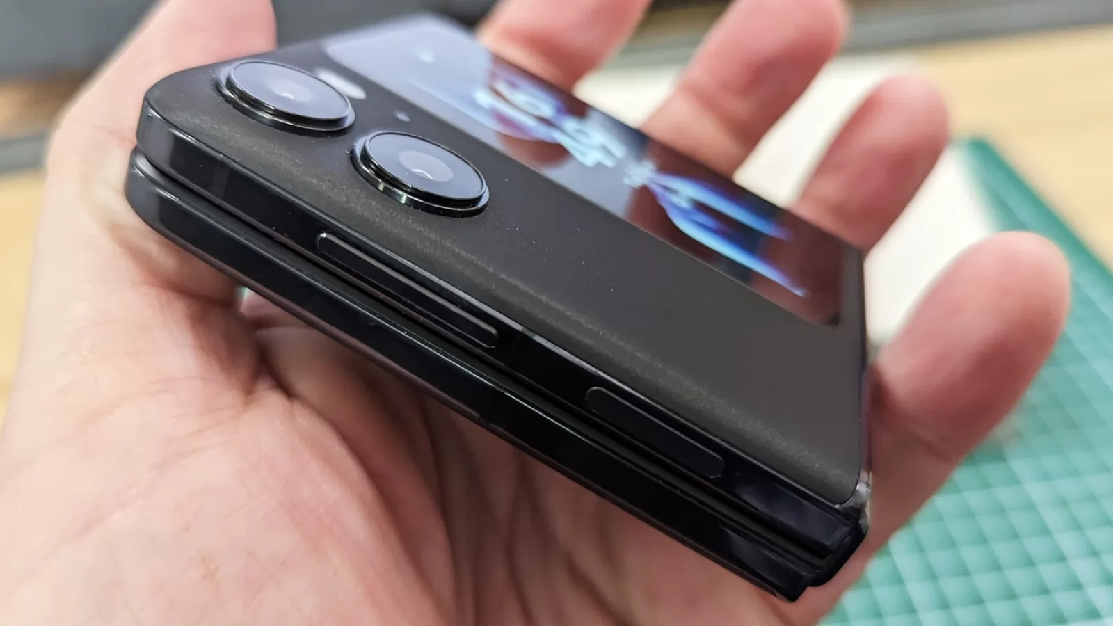 OPPO Find N2 Flip: Design modificat unde trebuie pentru a fi Flip-ul şef