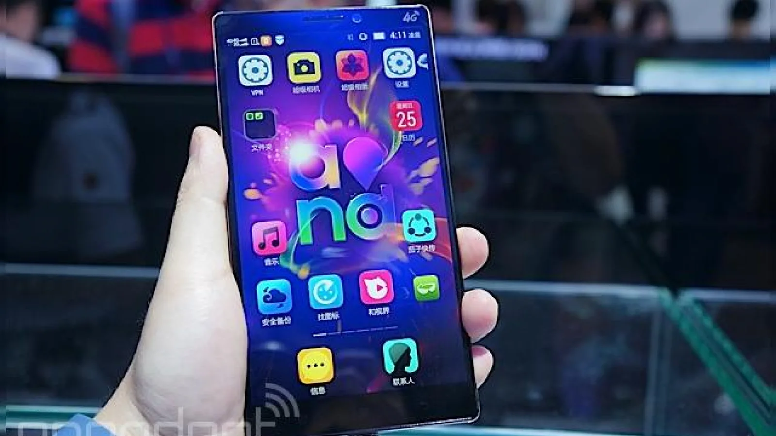 Lenovo K920 Își face apariția În cadrul evenimentului Mobile Asia Expo; acesta vine cu display Quad HD de 6 inch, un procesor Snapdragon 801 și 3 GB de memorie RAM (Video)