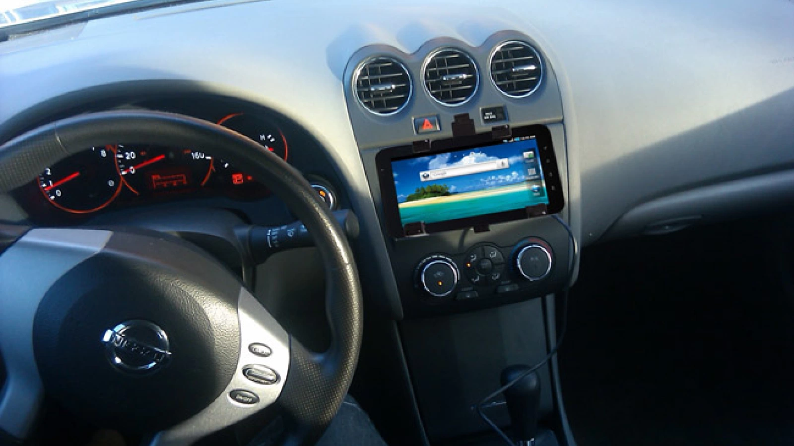 Google pregătește o platformă auto care va rivaliza cu Apple CarPlay