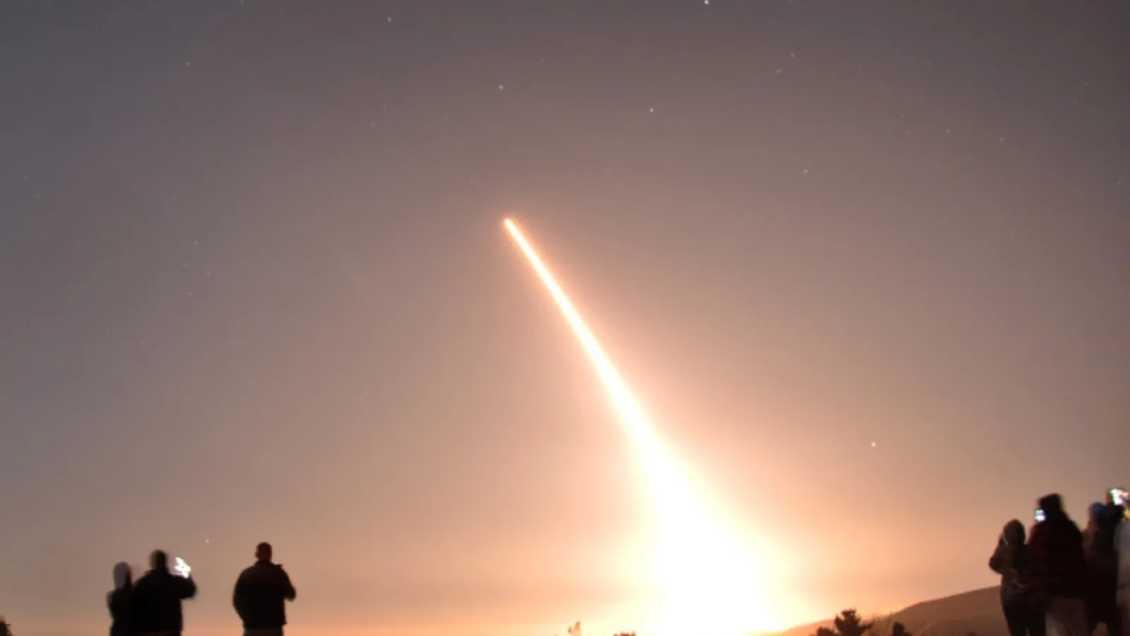 AI-ul nu are voie să controleze lansări nucleare; Cum sună noua legislaţie AI propusă de SUA