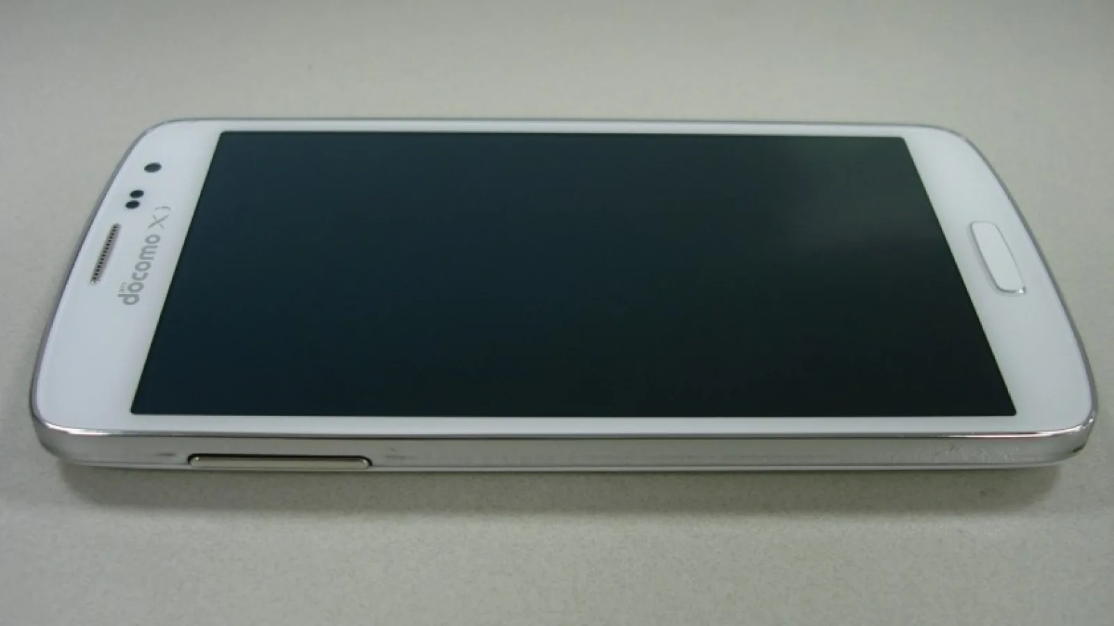 Samsung ZeQ, un telefon cu Tizen OS nelansat apare În imagini hands on