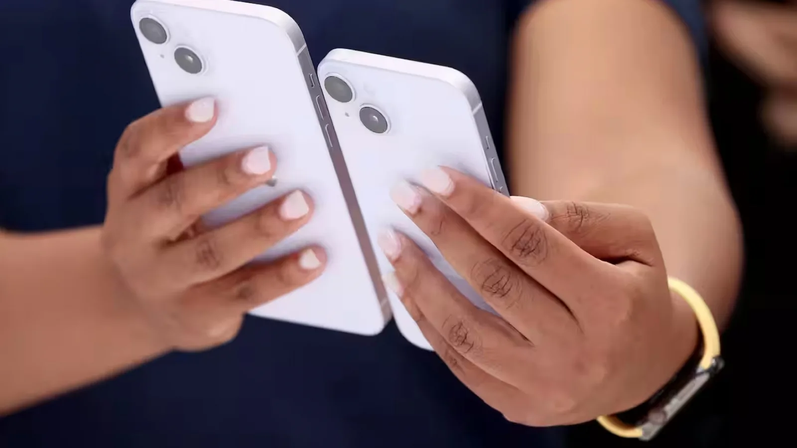 iPhone 15 şi iPhone 15 Plus vor avea camere de 48 de megapixeli, ca şi modelele Pro