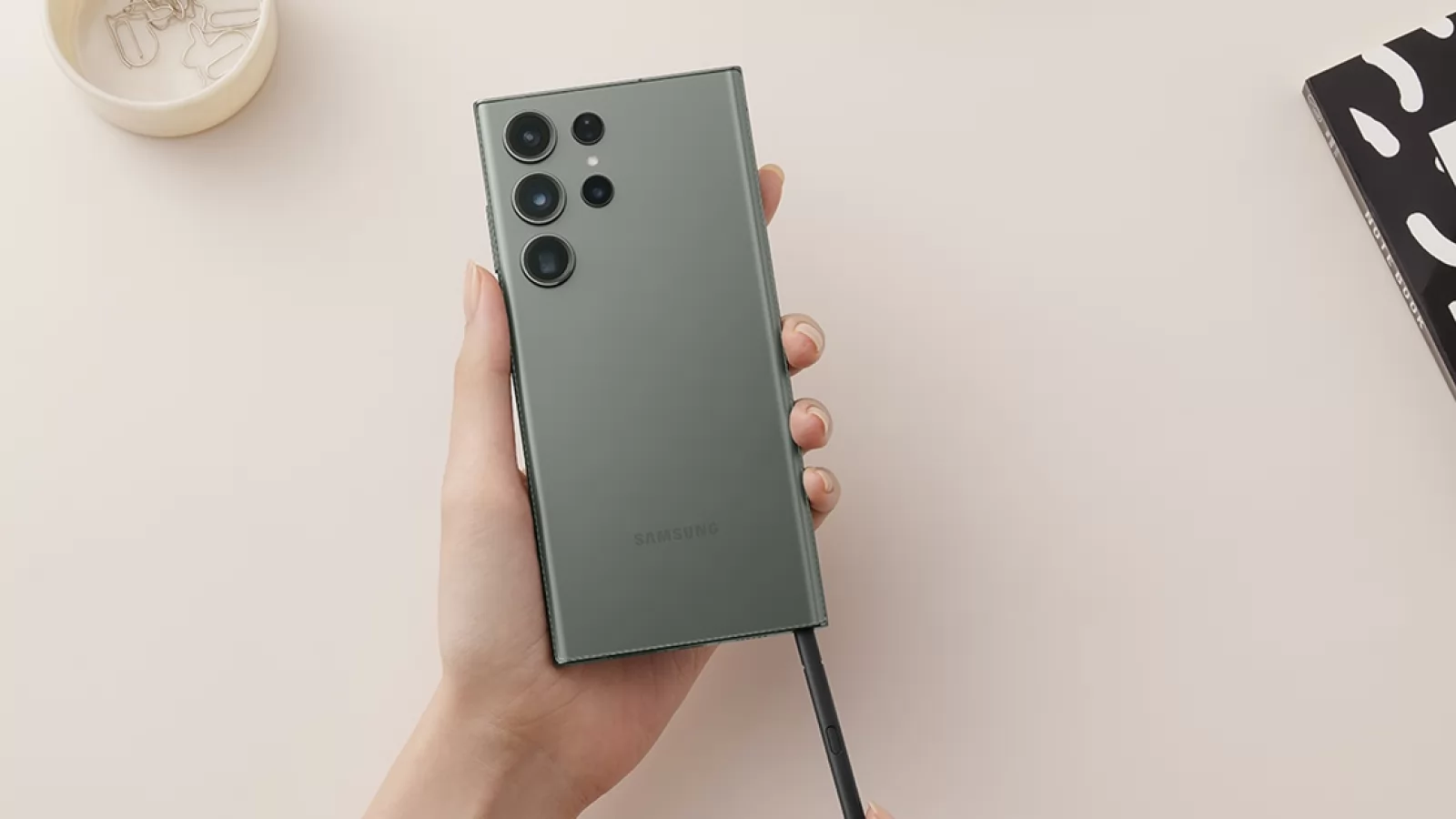 Turul Magazinelor #1273: Cel mai ieftin Galaxy S23 Ultra, Pixel 7a în România, panouri fotovoltaice la evoMAG