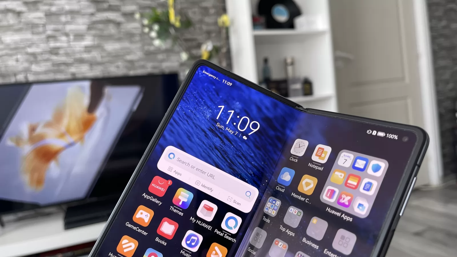 Huawei Mate X3: OS, UI, aplicaţii cu un EMUI 13.1 ce vine cu o mănuşă, cu extra-uri aferente pliabilului