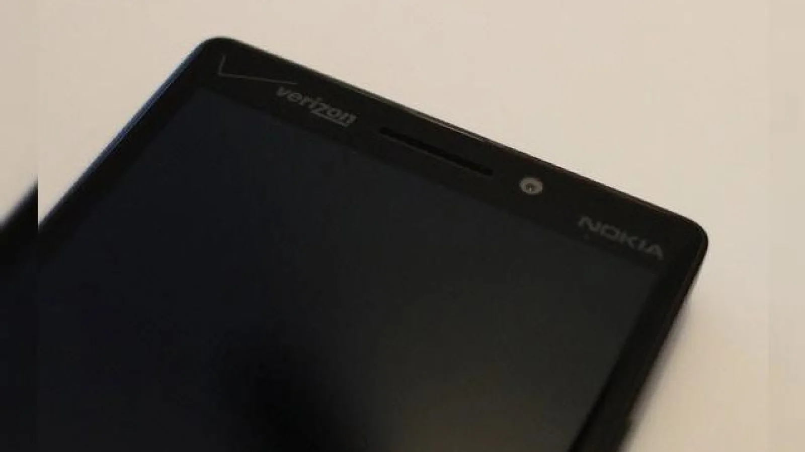 Microsoft lucrează la două telefoane cu ecran 3D touch; Unul dintre ele este Microsoft McLaren