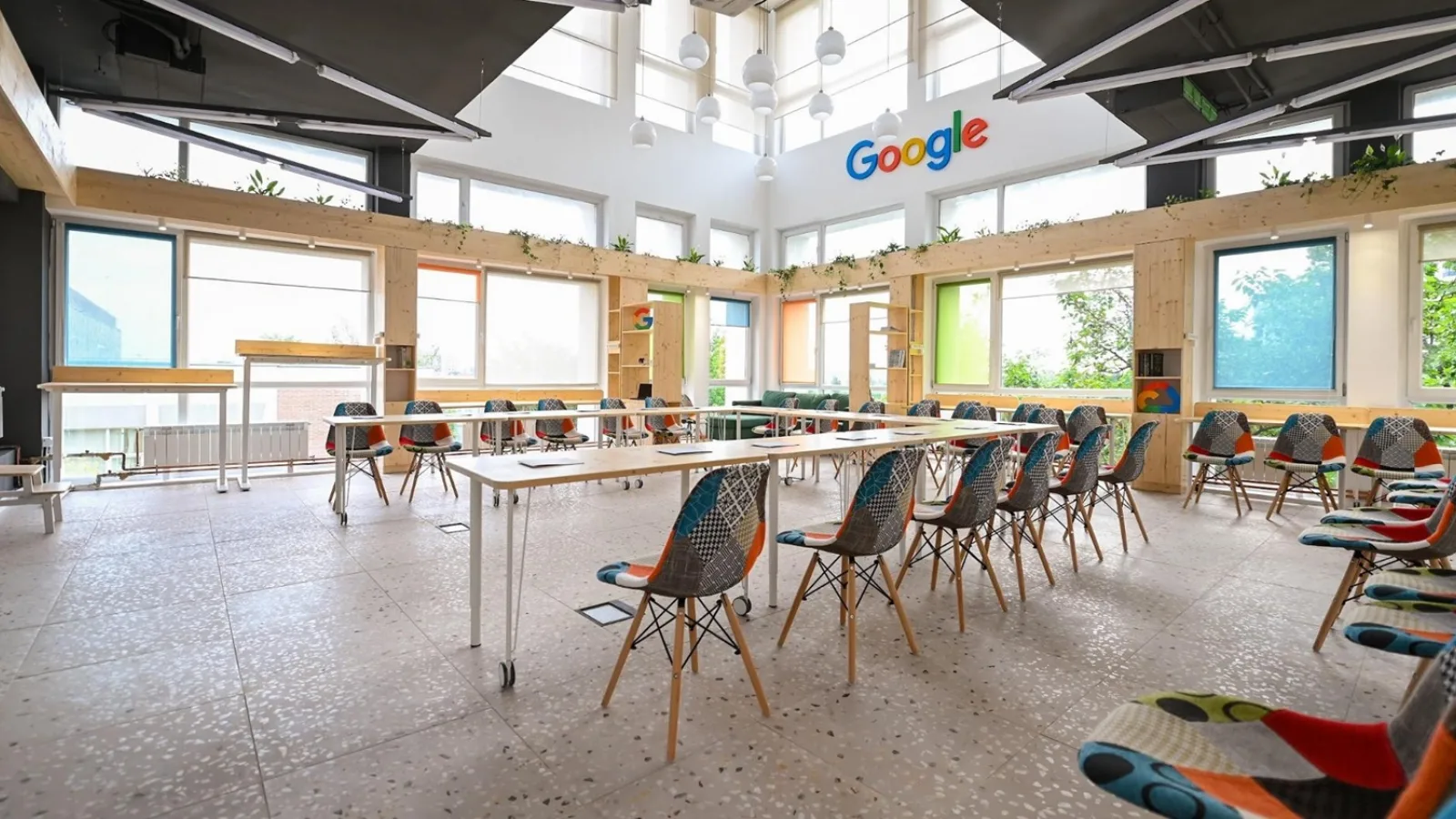 Google anunță deschiderea Google Lab în cadrul Universității Politehnica din București; Studenții pot folosi hub-ul pentru a-și dezvolta abilitățile de programare