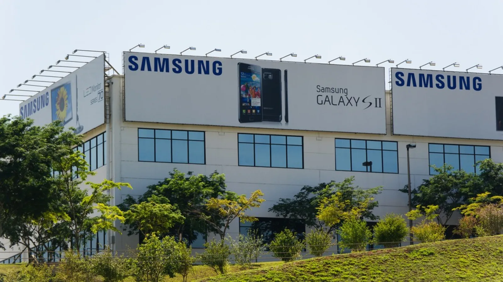 Fabrica Samsung din Brazilia jefuită de către 20 persoane Înarmate; pierderile se ridică la 36 milioane de dolari
