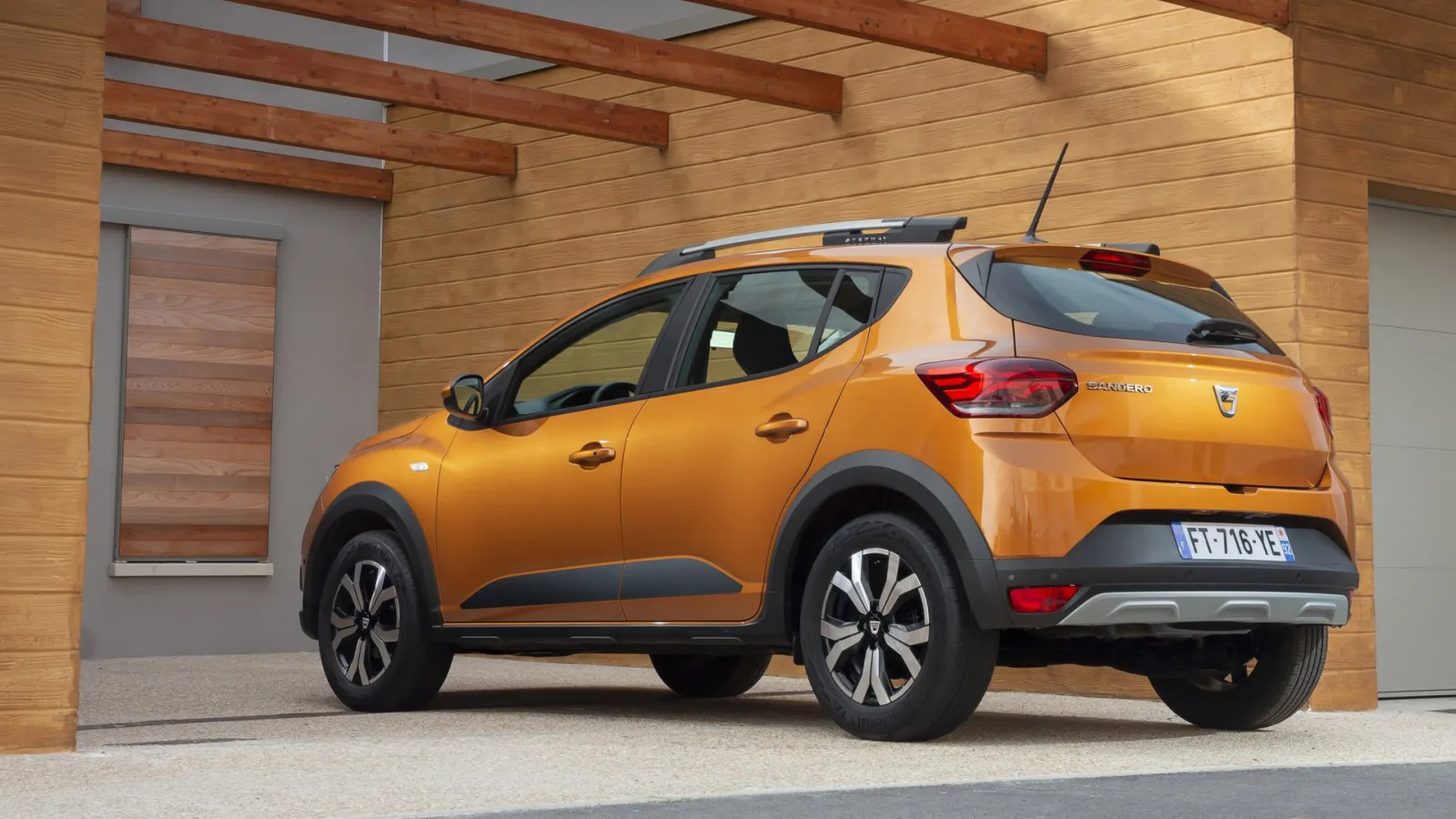 Două modele Dacia sunt în top 10 cele mai populare automobile din Europa, în Q1 2023; Sandero pe 2, după Tesla Model Y!
