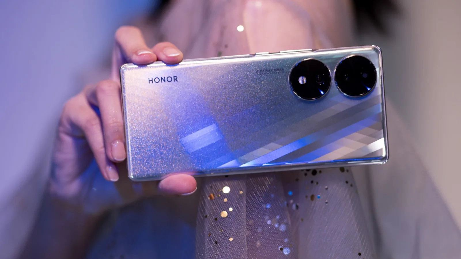 Turul Magazinelor #1281: Canapea cu 20% reducere, cel mai ieftin Honor 70, Redmi Note 12 Pro, realme 10