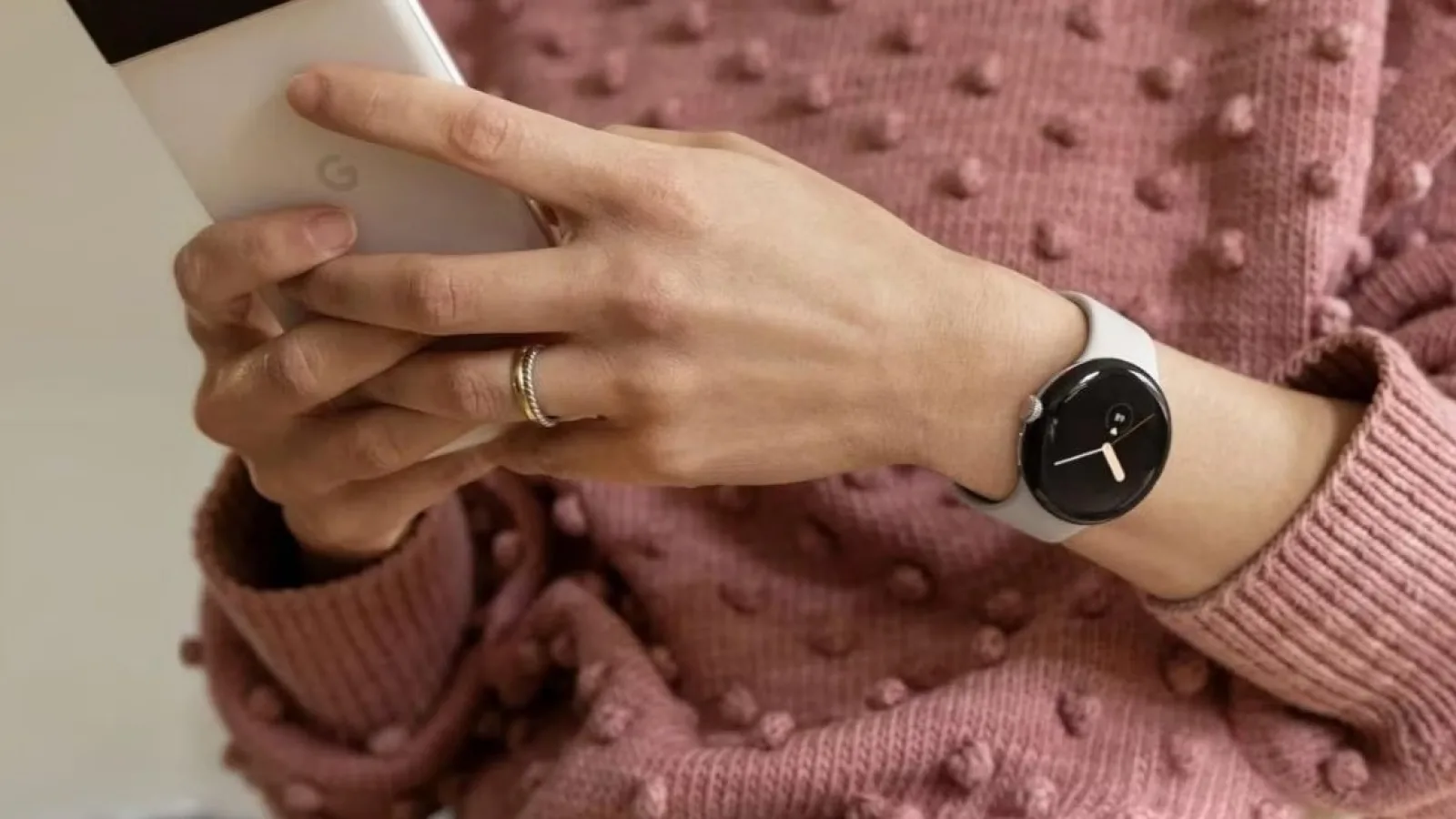 Google Pixel Watch primeşte funcţii care salvează viaţa: de la detecţia căderii la monitorizare SpO2