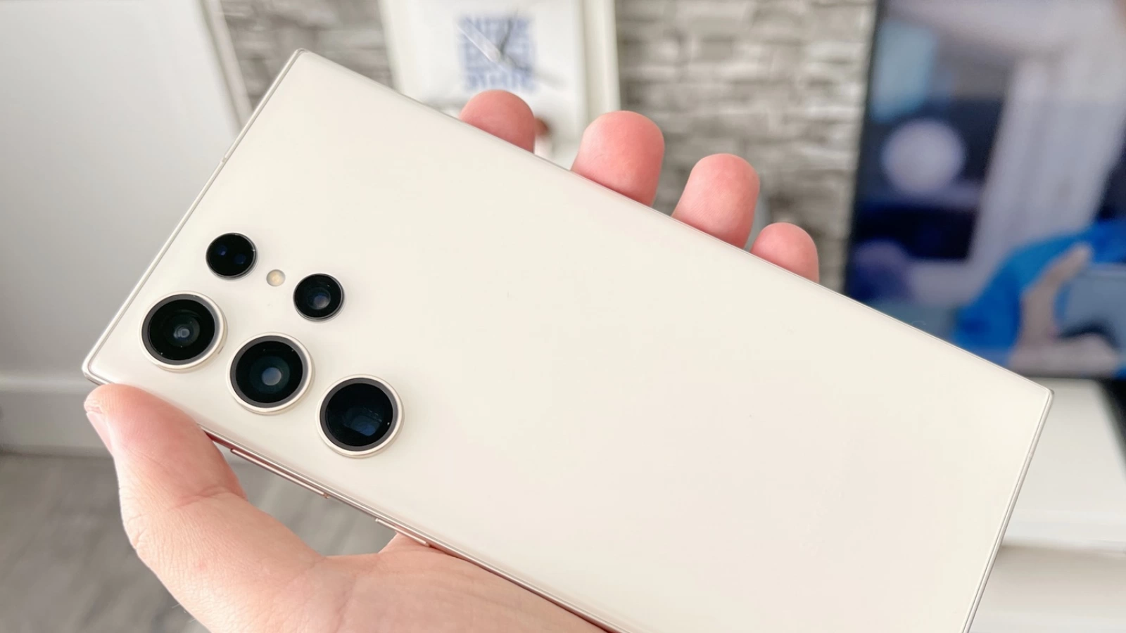 Seria Samsung Galaxy S23 a primit o actualizare importantă! Are 2.2 GB și aduce îmbunătățiri la nivel de cameră + patch-ul de securitate pe luna iunie