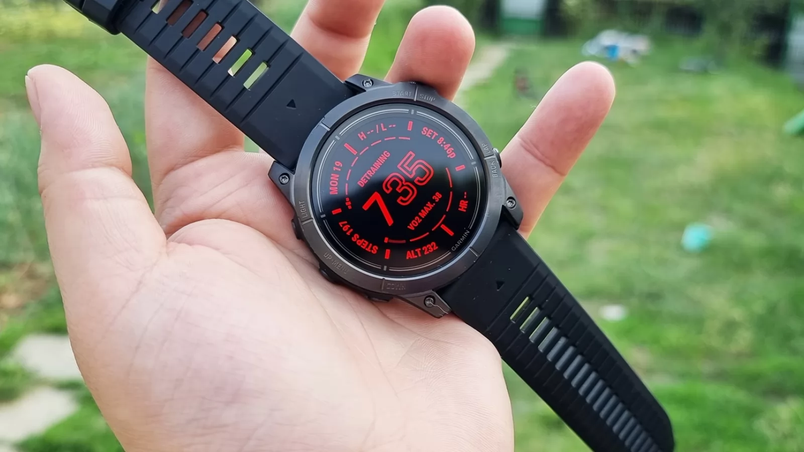 Prezentare Garmin Epix Pro (Gen2): Smartwatch de top, acum în variantă de 51 mm, cu Red Shift Mode în prim plan, lanternă și o autonomie de invidiat