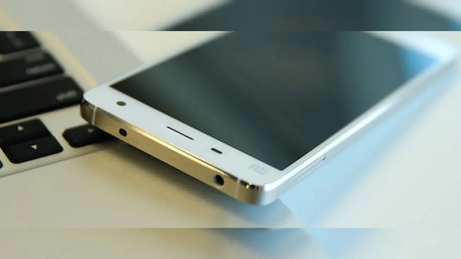 Xiaomi Mi4 apare Într-o serie de fotografii hands-on; vânzările Încep pe 29 iulie În China