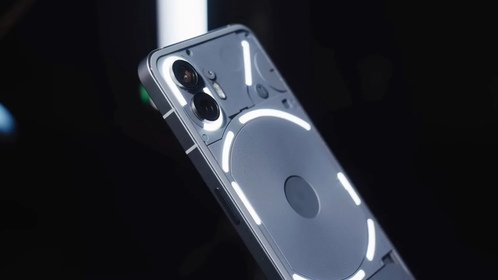 Designul lui Nothing Phone (2) este oficial dezvăluit în cel mai nou video MKBHD; Aflăm ce aduce nou interfața Glyph