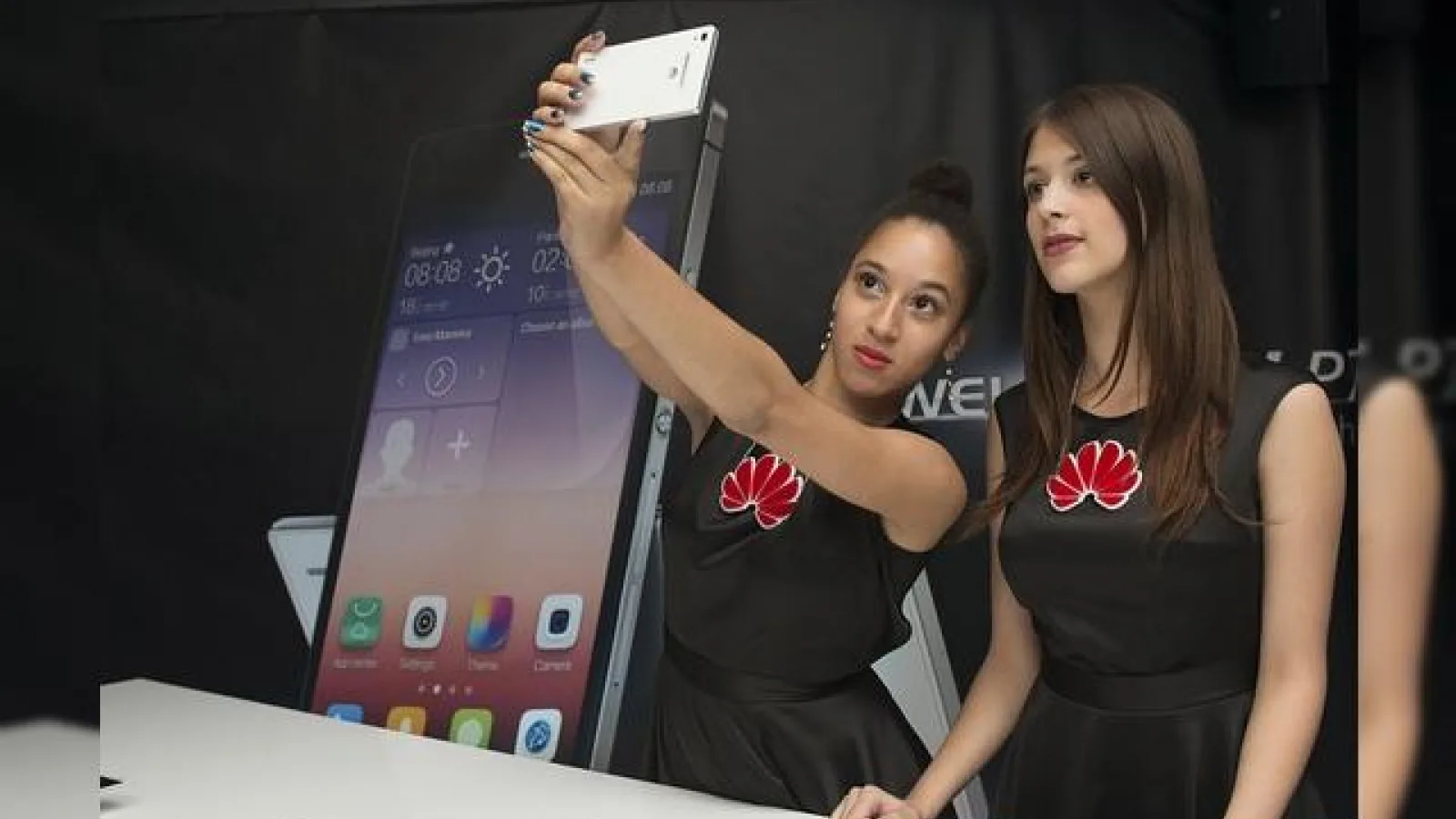 Vânzările de smartphone-uri Huawei au crescut În prima jumătate a anului, compania obține o cotă de 5% pe piața smartphone