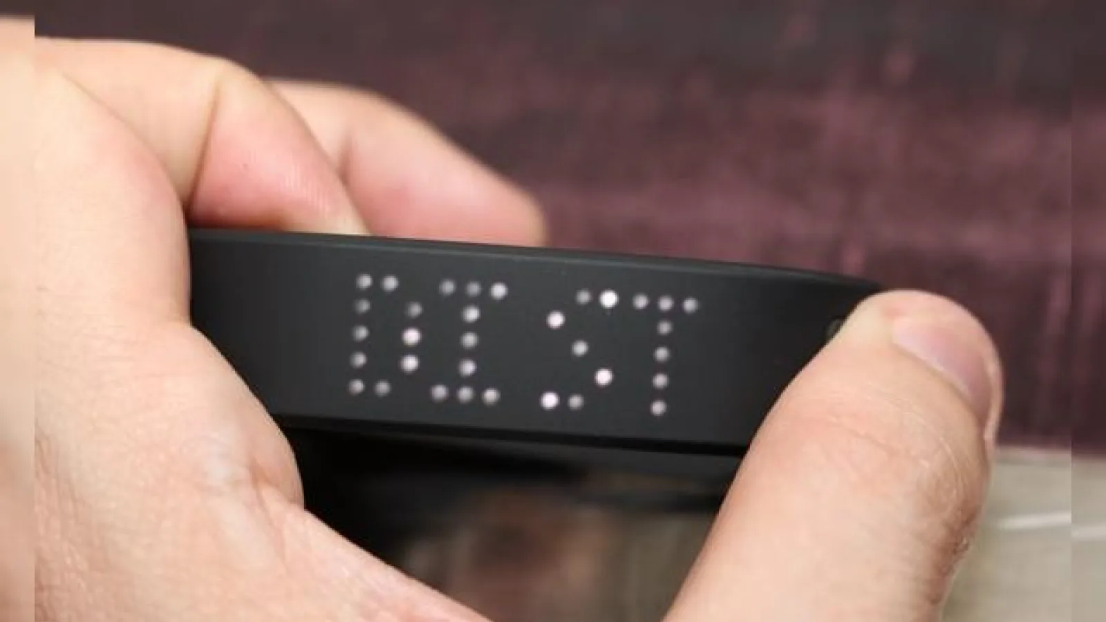 ZTE lansează brățara de fitness Grand Band