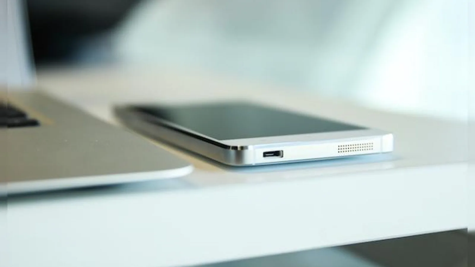 Xiaomi Mi4 disponibil acum la vânzare În China; Sold out În 3, 2, 1...