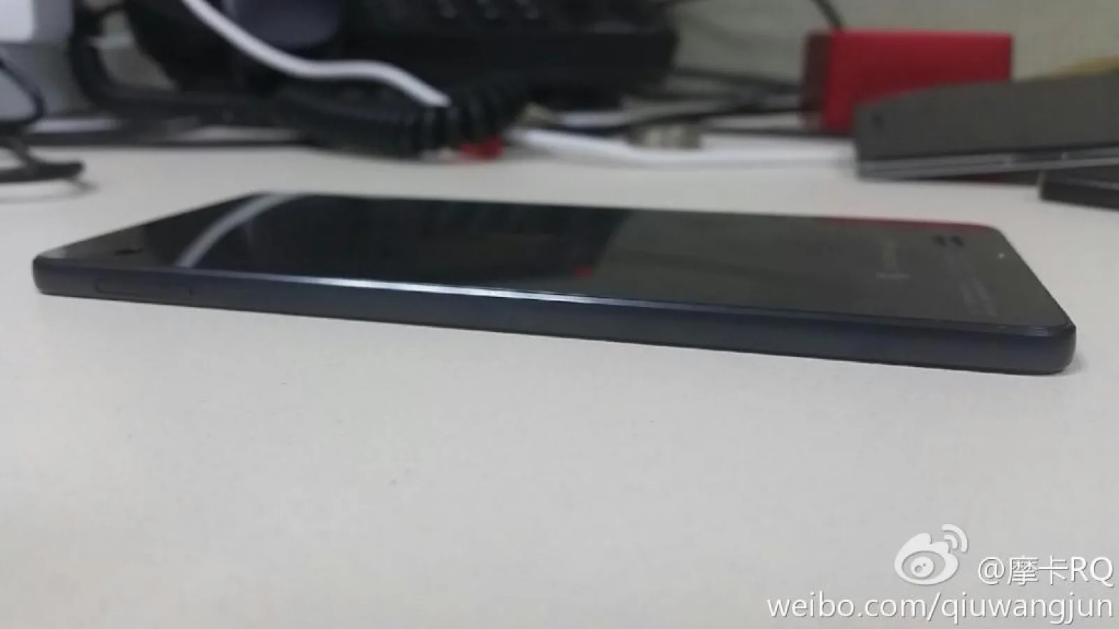 Gionee GN9005, cu puțin mai gros decât două monede puse una peste alta! (fotografii live)