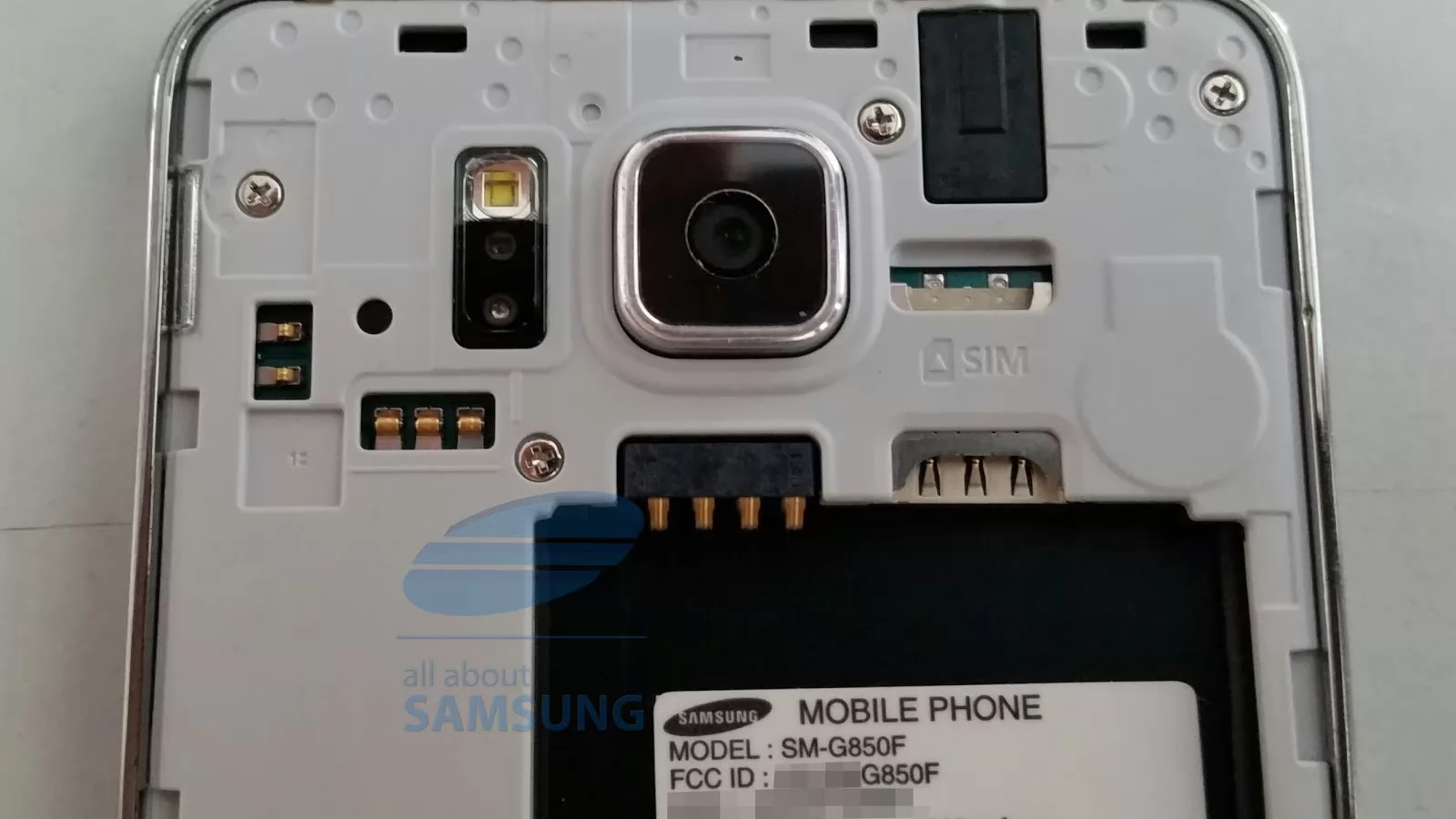 Samsung Galaxy Alpha primește o nouă dată de lansare; apar și primele punctaje din benchmark-uri