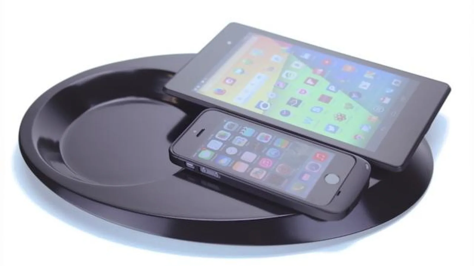 Încărcarea wireless evoluează; Sistemul Qi mărește distanța de Încărcare electrică a device-urilor și primește noi funcții