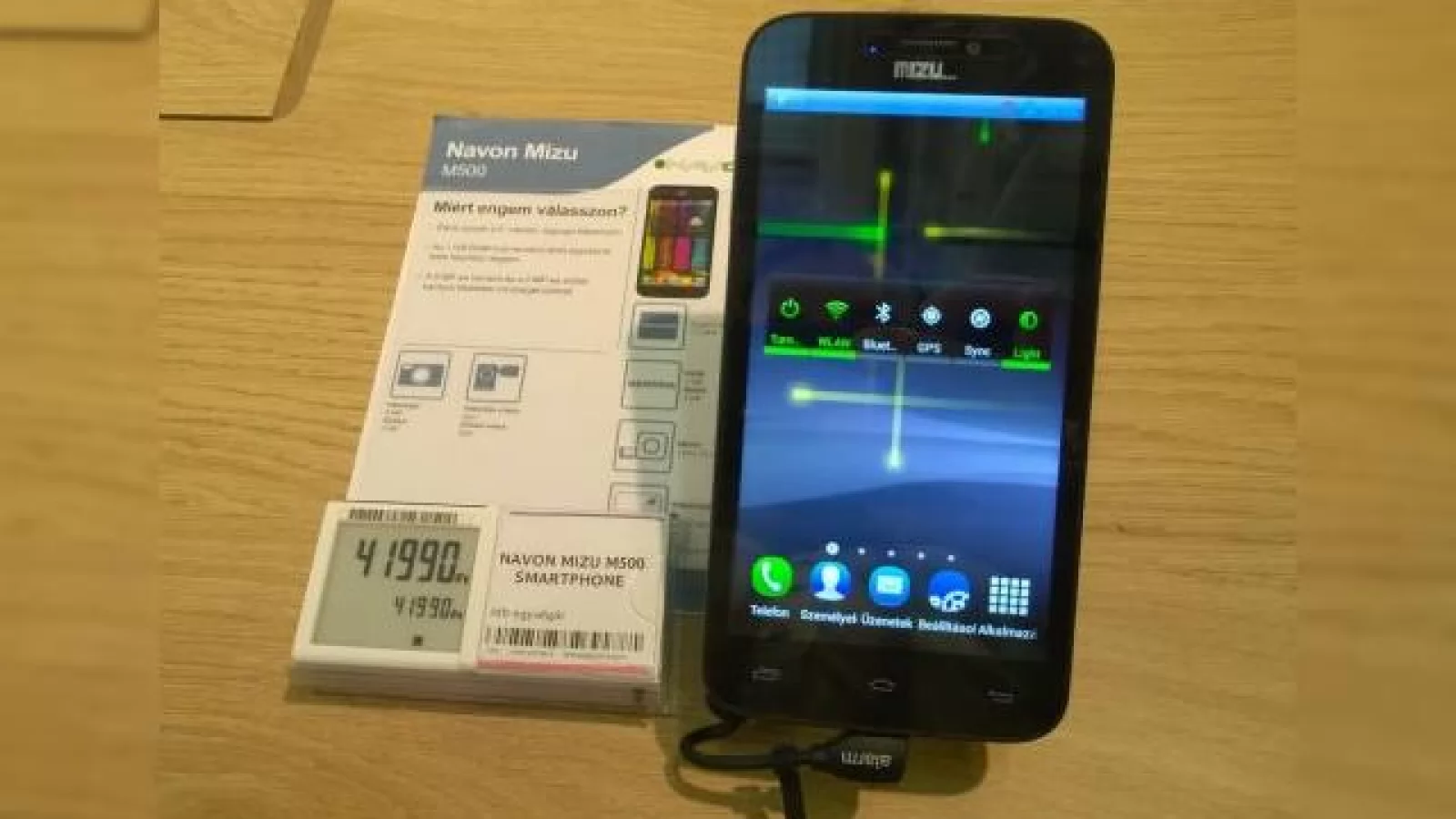 Clonă de iPhone? Nu! Clonă de clonă de iPhone!