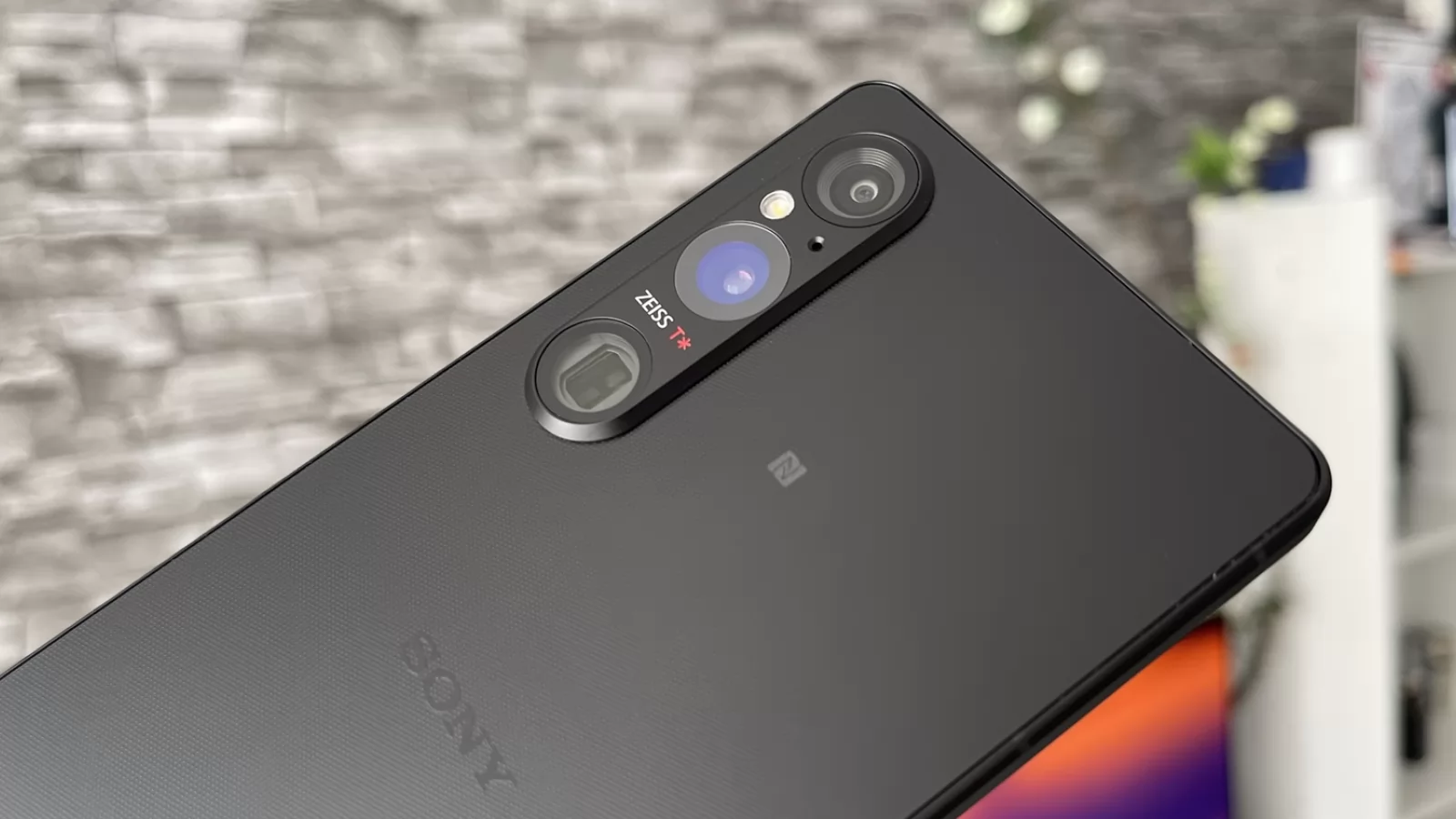 Sony Xperia 1 V: Cameră + accesorii doar pentru cunoscători, cu sincopă în low light
