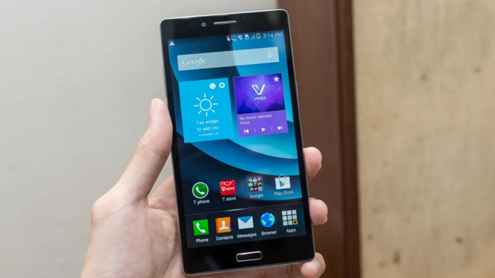 Phablet-ul Pantech Pop Up Note (IM-A920) apare Într-o serie completă de fotografii hands-on