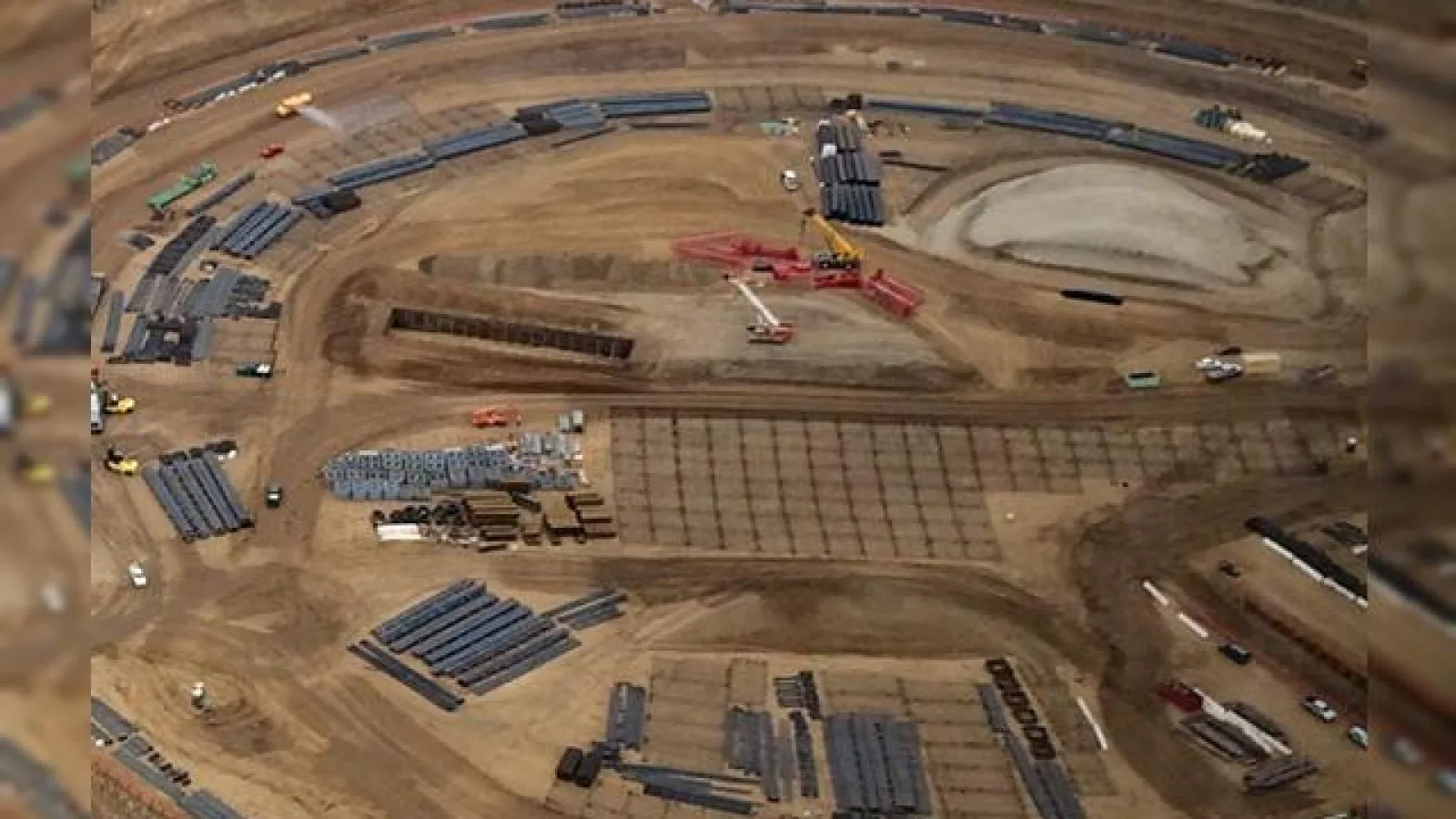 Noi fotografii cu "OZN-ul" Apple Campus 2 În construcție confirma forma circulară a structurii