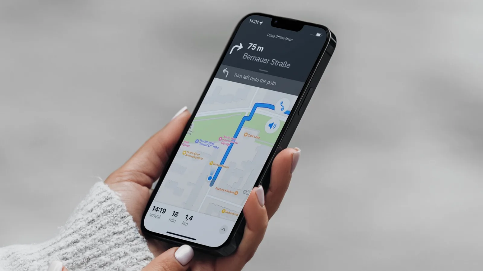 Tot mai mulți utilizatori de iPhone renunță la Google Maps în favoarea Apple Maps