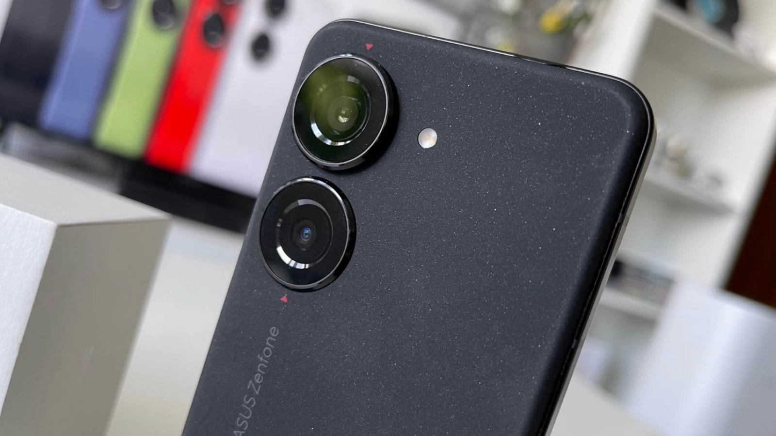 ASUS Zenfone 10 review detaliat în limba română (Evaluare Mobilissimo)