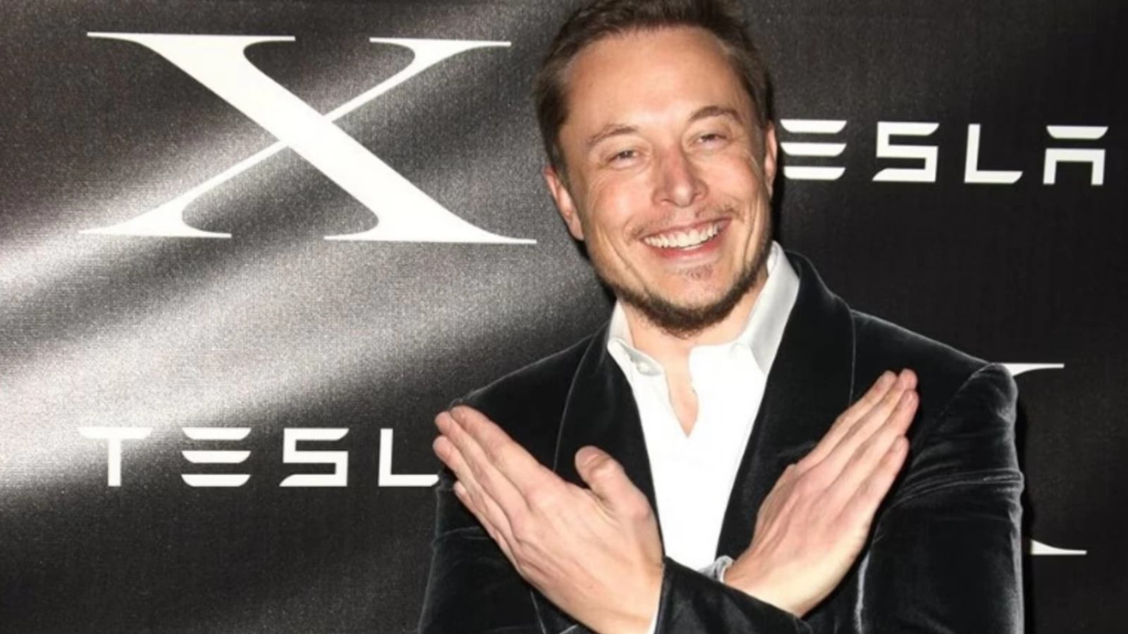 [UPDATE: Schimbarea identității vizuale a început] Ne luăm adio de la Twitter? Elon Musk schimbă logo-ul emblematic și numele aplicației cu un „X”