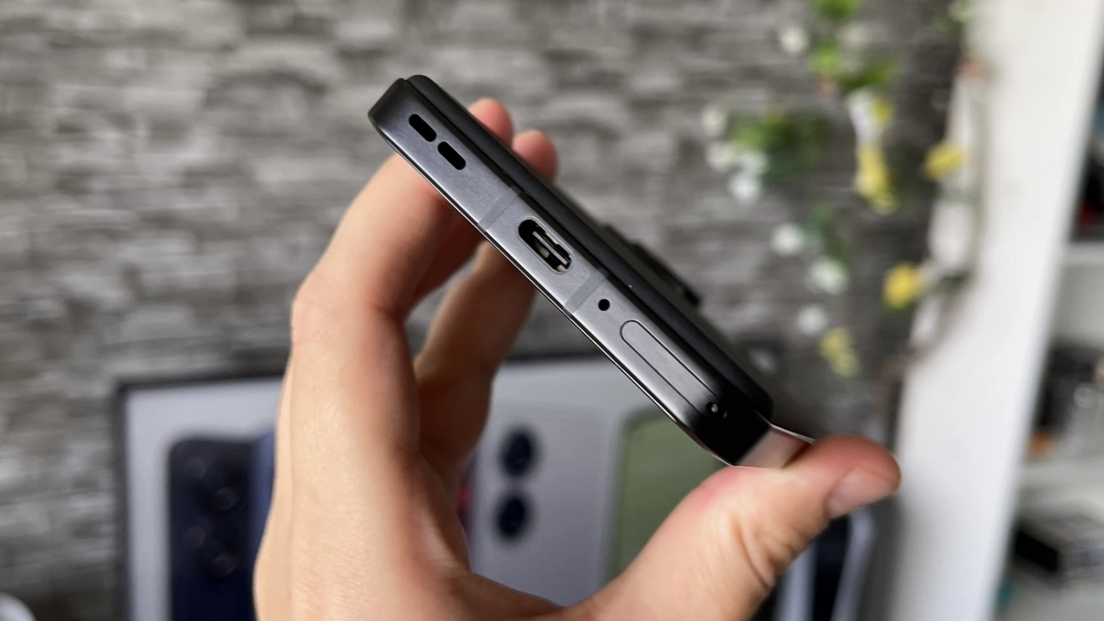 ASUS Zenfone 10: Acustica e peste Zenfone 9 şi asta e tot ce contează