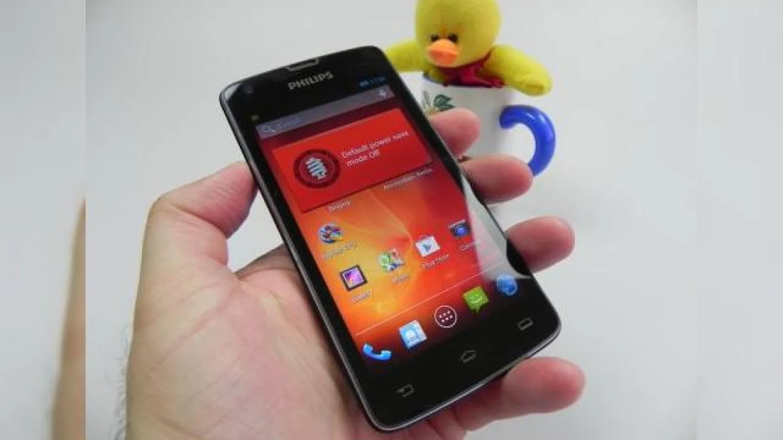 Philips Xenium W8510 Review: smartphone midrange cu dotări ca atare și baterie de flagship, dar nu chiar impresionantă (Video)