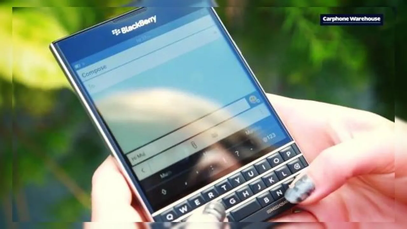 BlackBerry Passport primește un prim video hands-on; tastatura sa impresionează plăcut