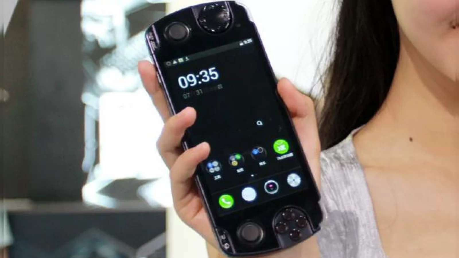 Viitoarele modele "PlayStation Phone" ar putea arăta astfel, dar nu produse de Sony ci de firme chinezești