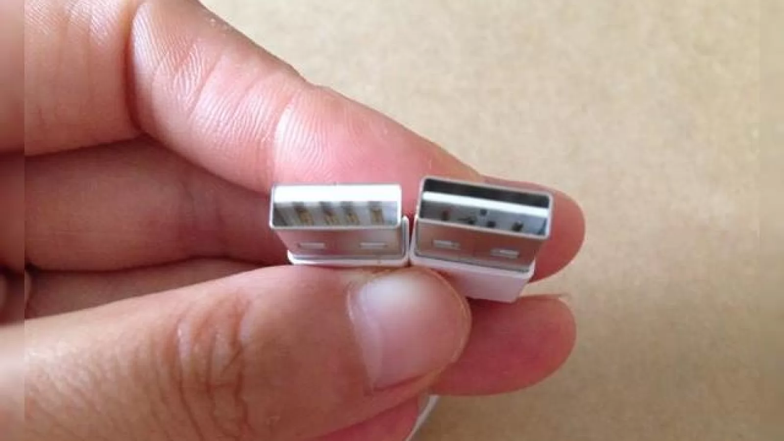 iPhone 6 ar putea veni cu un cablu USB Type-A inversabil