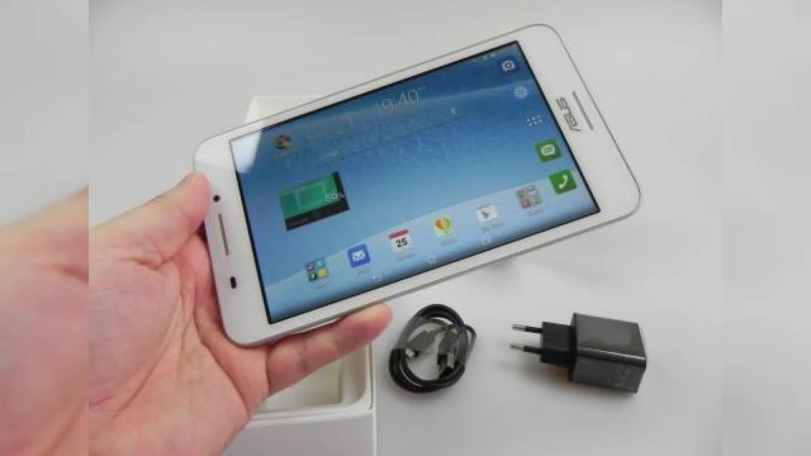 ASUS FonePad 7 (FE375CG) Unboxing: noul FonePad 7 64 bit a sosit, e prima tabletă dual SIM testată la Mobilissimo.ro (Video)