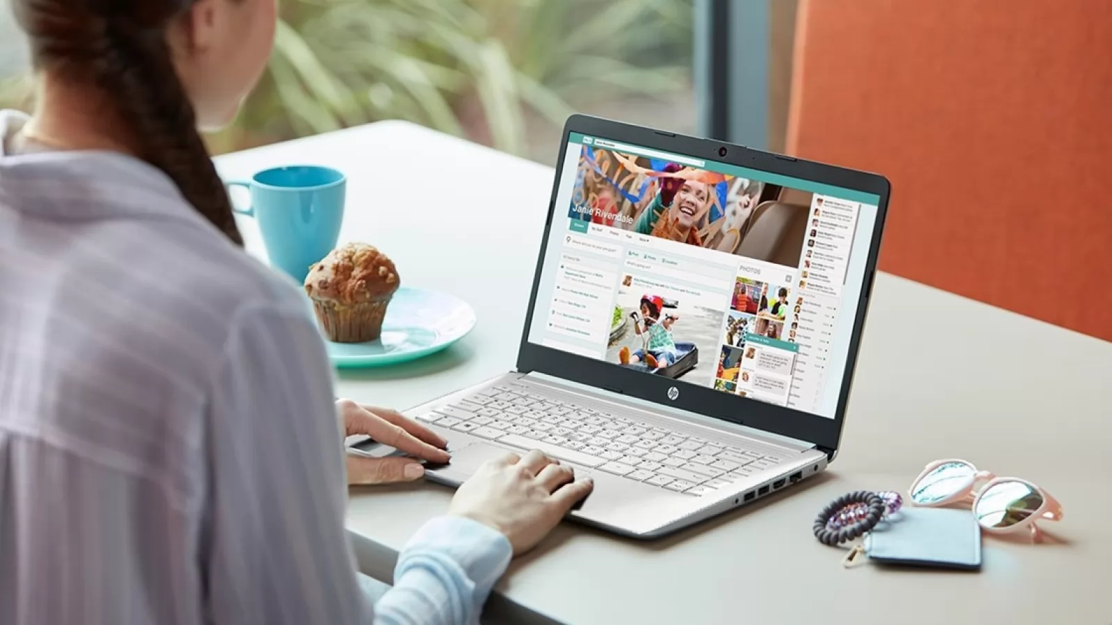 Turul Magazinelor #1319: Soluţie pentru apă caldă lipsă, maşinuţe uriaşe de jucărie, laptop HP Back to School