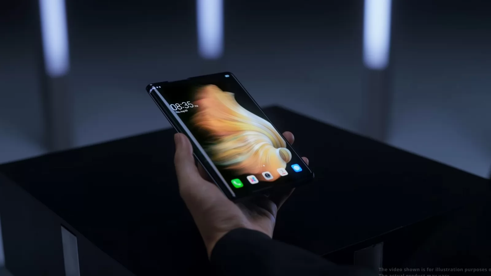După lansarea celui mai accesibil telefon pliabil de pe piață, compania Tecno prezintă un telefon rulabil (Phantom Ultimate)