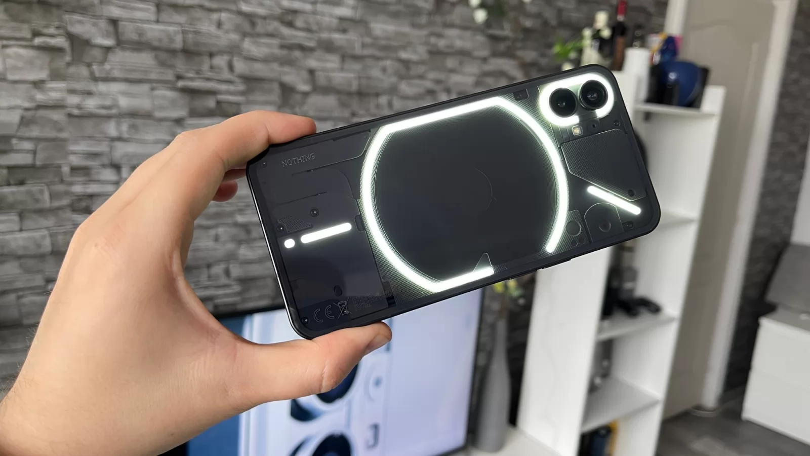 Turul Magazinelor #1323: Nothing Phone (1), iPhone 14 Plus la cel mai mic preţ, instant încălzire apă Bucureşti