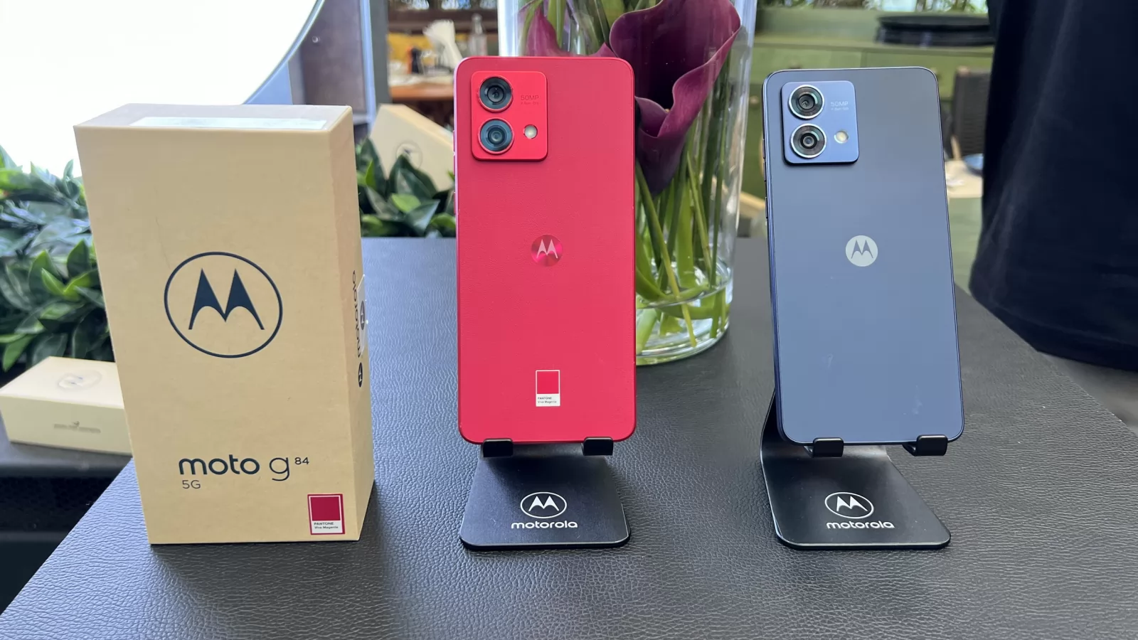 Motorola Moto G84 primele impresii: fashion phone compact, comod (Video Hands-on)