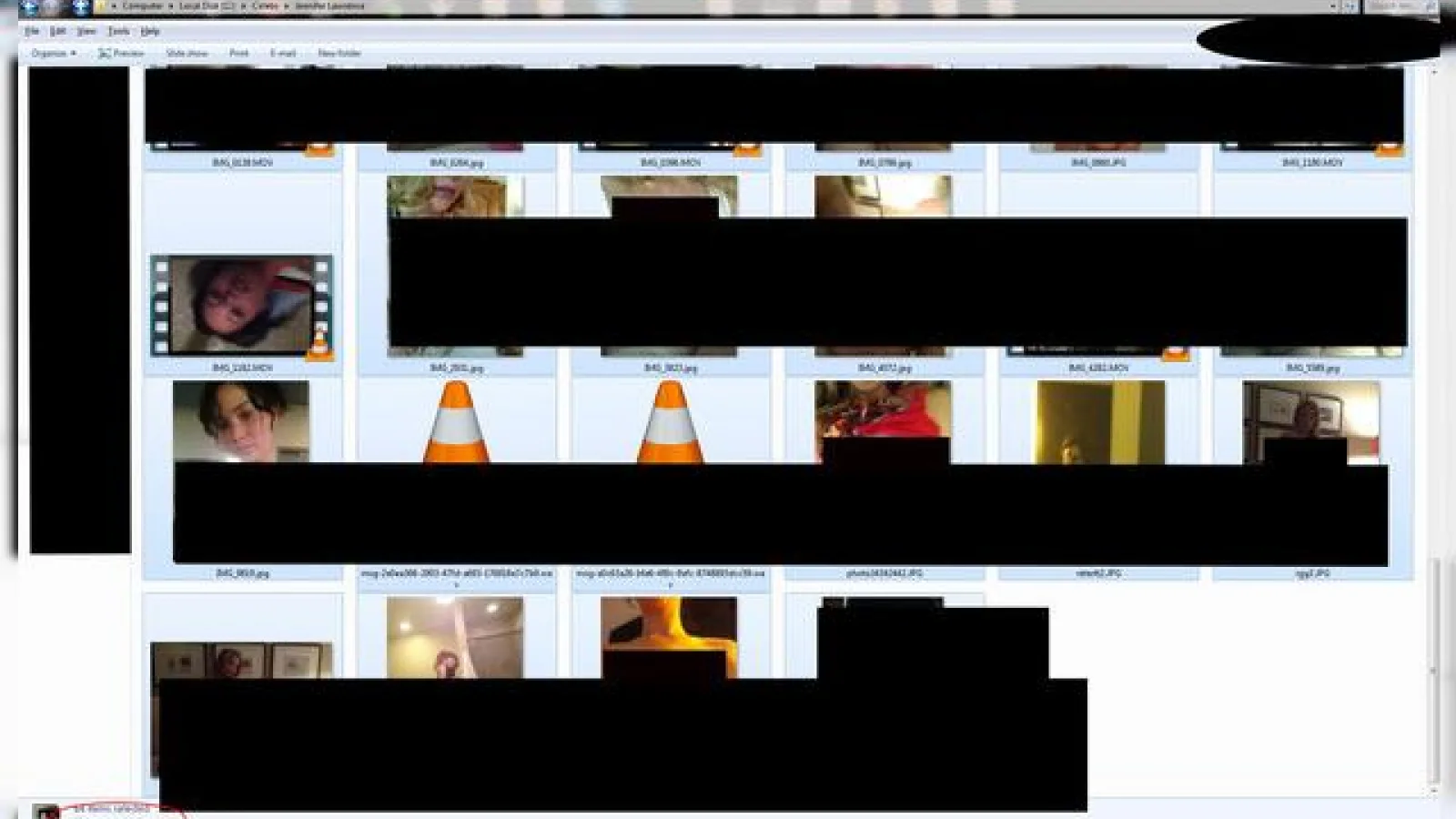 Selfie-uri nud cu vedete de la Hollywood scăpate prin Apple iCloud