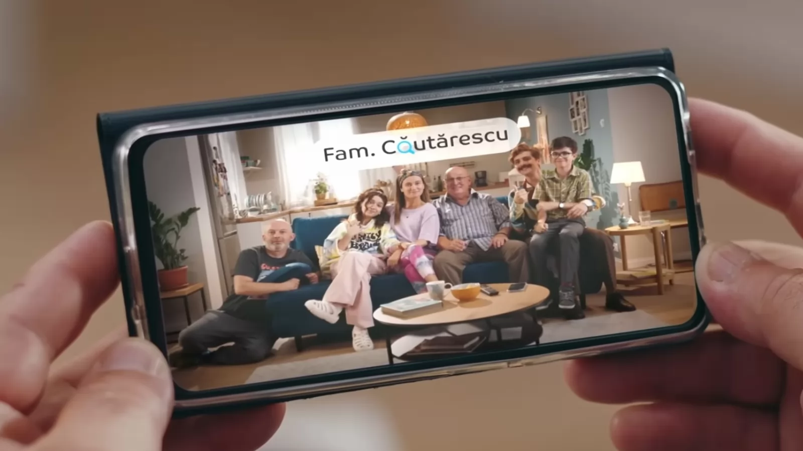 Cum cumpără familiile din România? Cum fac shopping mama, tata, bunicul, conform unui studiu eMAG "Familia Căutărescu"