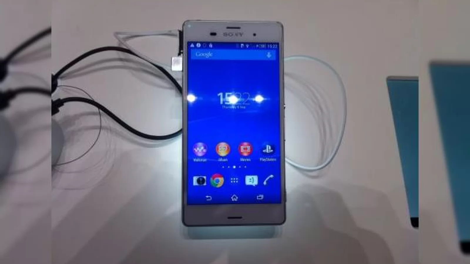 IFA 2014: Sony Xperia Z3 Compact hands on - micul flagship care controlează un PlayStation 4 (Video)