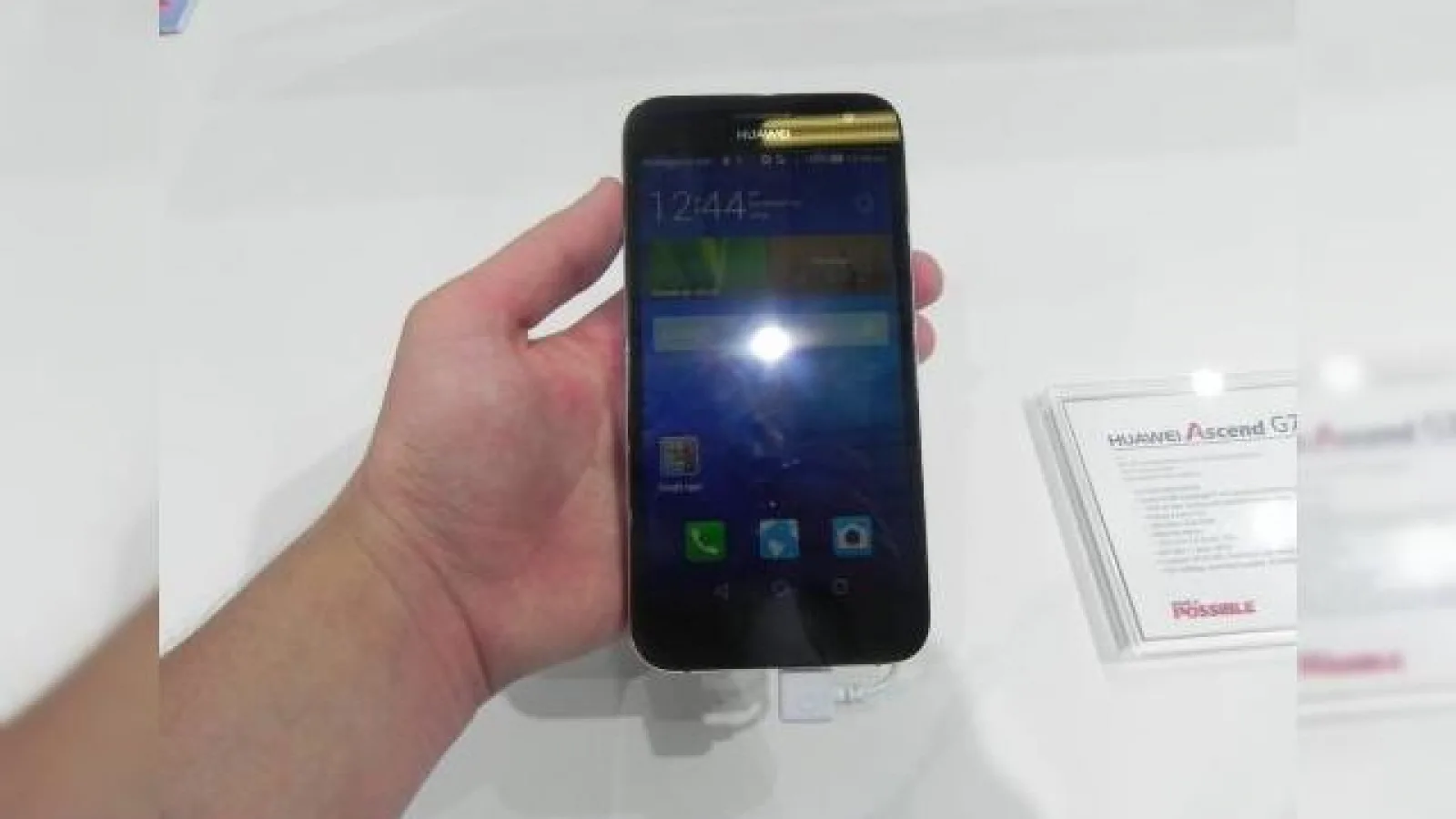 IFA 2014: Huawei Ascend G7 hands on - carcasă metalică și specificații midrange (Video)