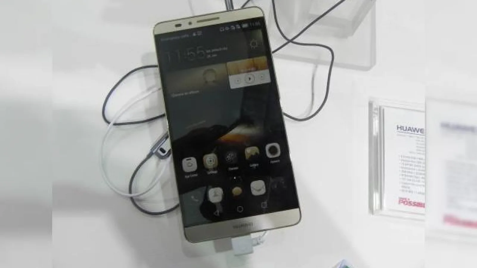 IFA 2014: Huawei Ascend Mate 7 hands on - mega phablet de 6 inch, cu scanner de amprente În spate (Video)