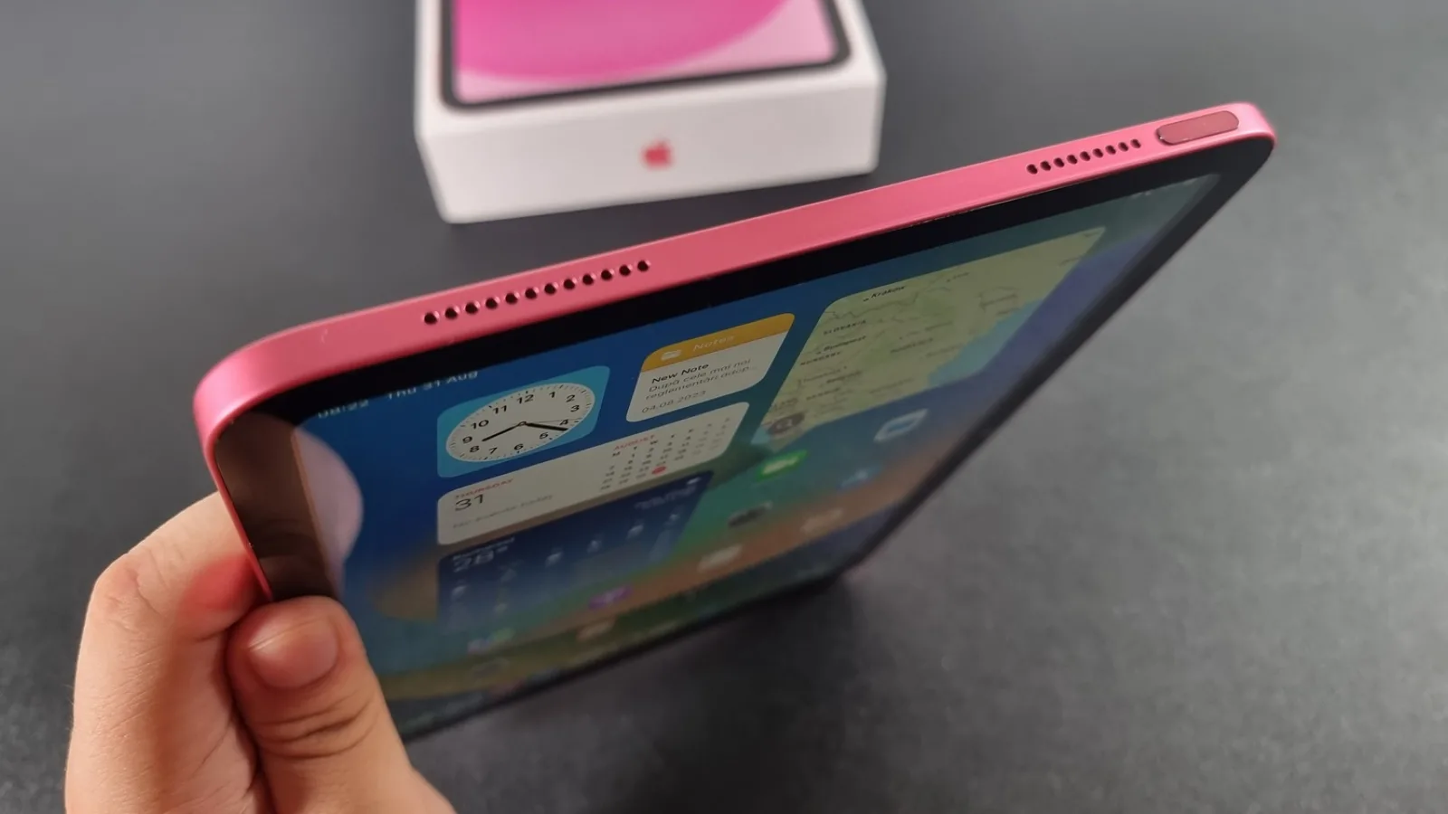 iPad 10 (2022) - Difuzoarele stereo livrează sunet clar, excelent pentru filme, jocuri si videoconferințe